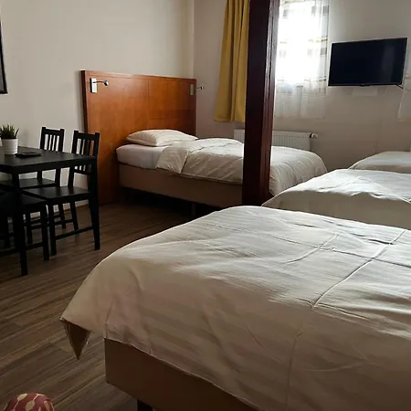 V Zatáčce Pensión 3*