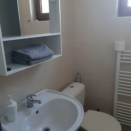 V Zatacce Guest house *