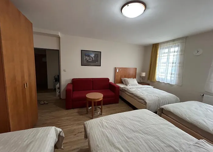 V Zatacce Guest house Plzen